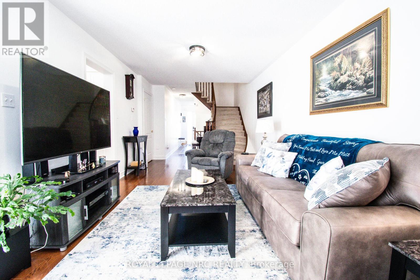 29 Colonel Lyall Street, St. Catharines, Ontario  L2P 0B3 - Photo 10 - X12446332