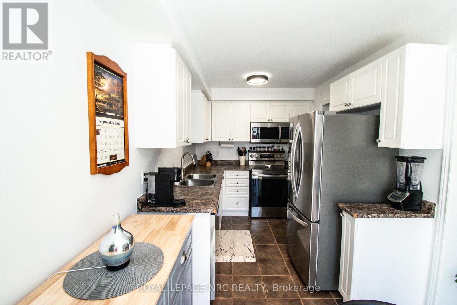 29 Colonel Lyall Street, St. Catharines, Ontario  L2P 0B3 - Photo 14 - X12446332