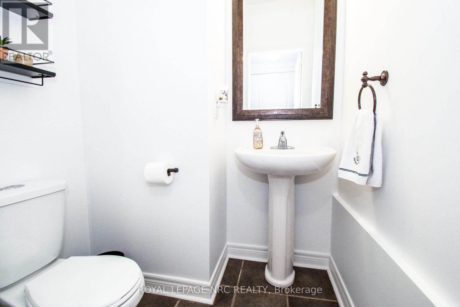 29 Colonel Lyall Street, St. Catharines, Ontario  L2P 0B3 - Photo 25 - X12446332
