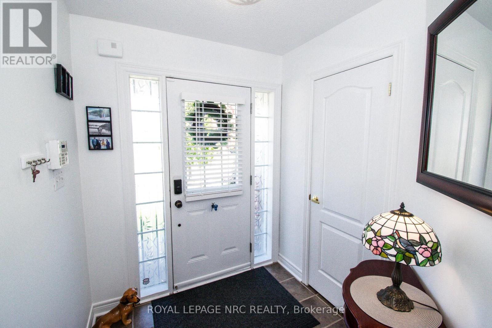 29 Colonel Lyall Street, St. Catharines, Ontario  L2P 0B3 - Photo 4 - X12446332