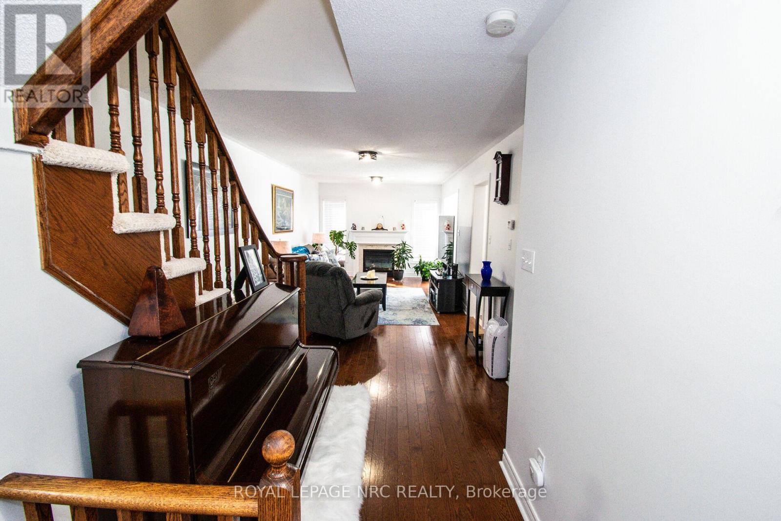 29 Colonel Lyall Street, St. Catharines, Ontario  L2P 0B3 - Photo 5 - X12446332