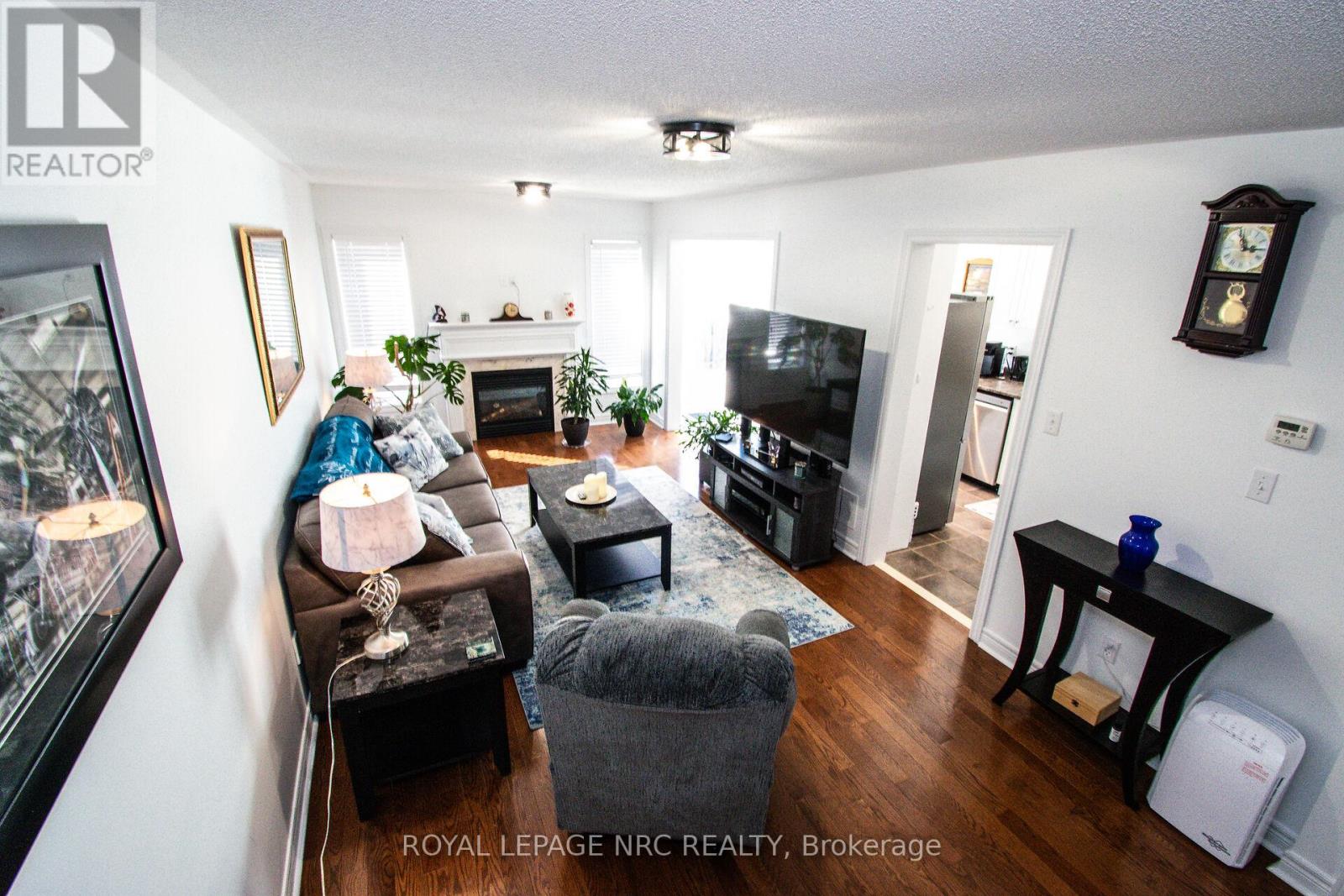 29 Colonel Lyall Street, St. Catharines, Ontario  L2P 0B3 - Photo 6 - X12446332