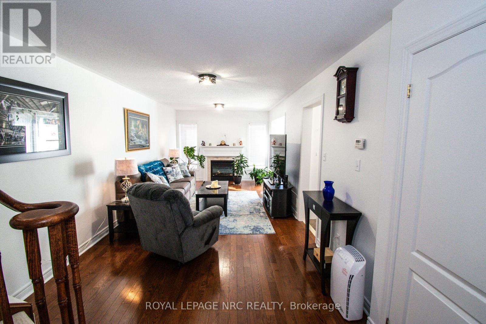 29 Colonel Lyall Street, St. Catharines, Ontario  L2P 0B3 - Photo 7 - X12446332