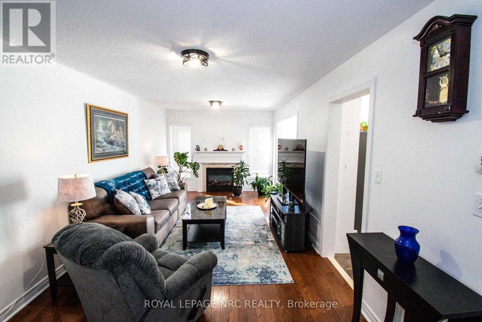 29 Colonel Lyall Street, St. Catharines, Ontario  L2P 0B3 - Photo 8 - X12446332