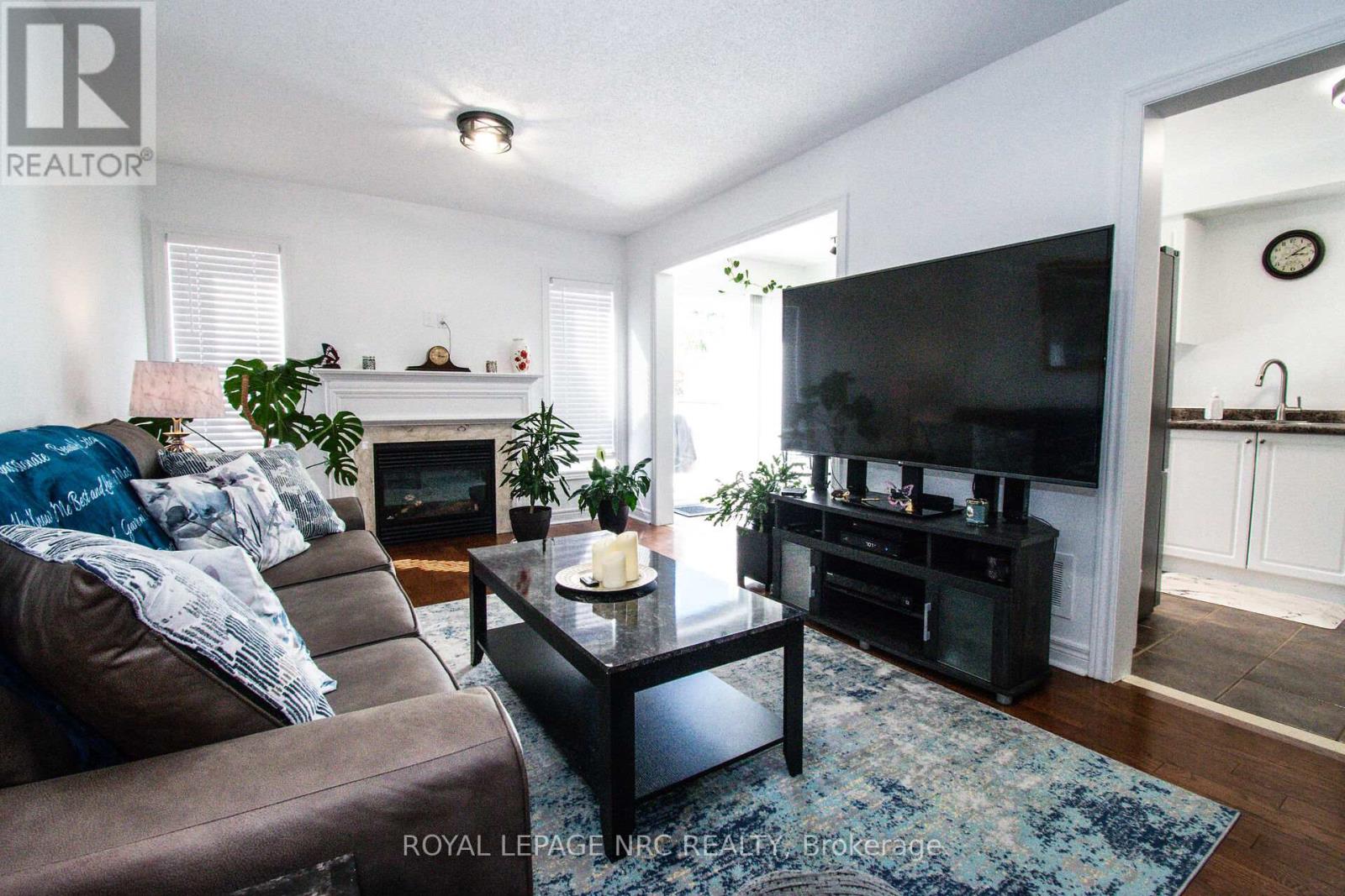 29 Colonel Lyall Street, St. Catharines, Ontario  L2P 0B3 - Photo 9 - X12446332