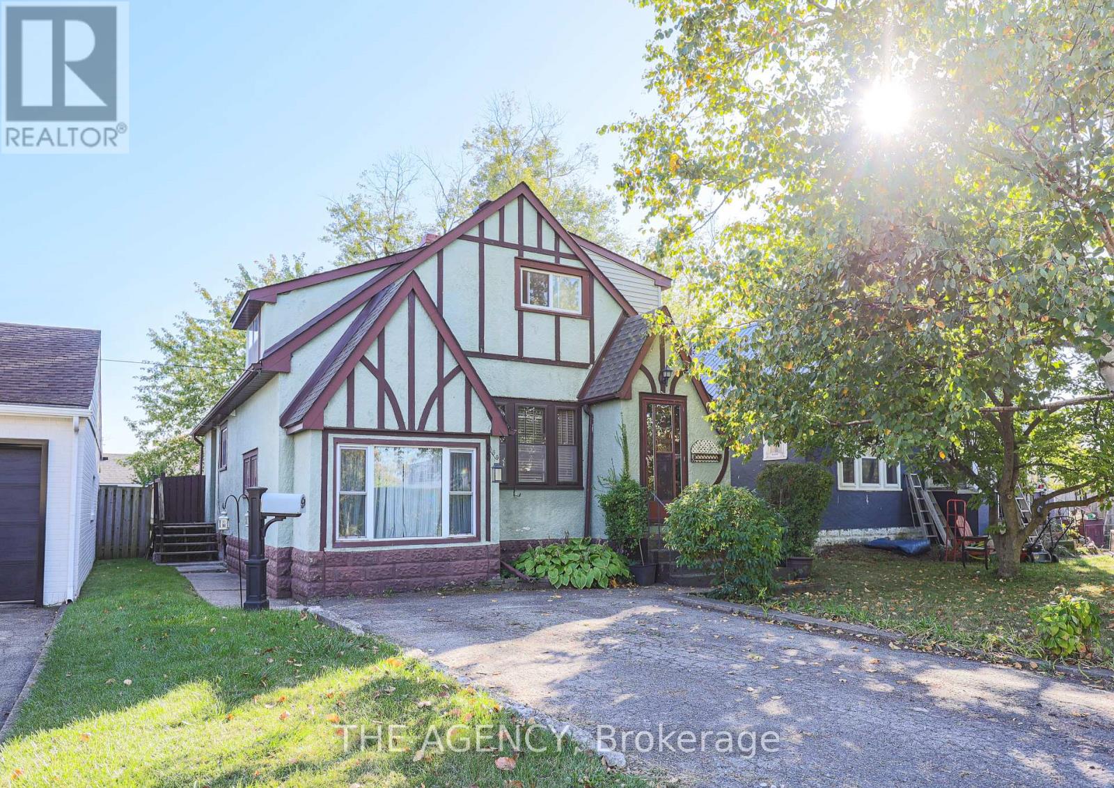 9 Wade Street, Welland, Ontario  L3C 5H3 - Photo 1 - X12446406