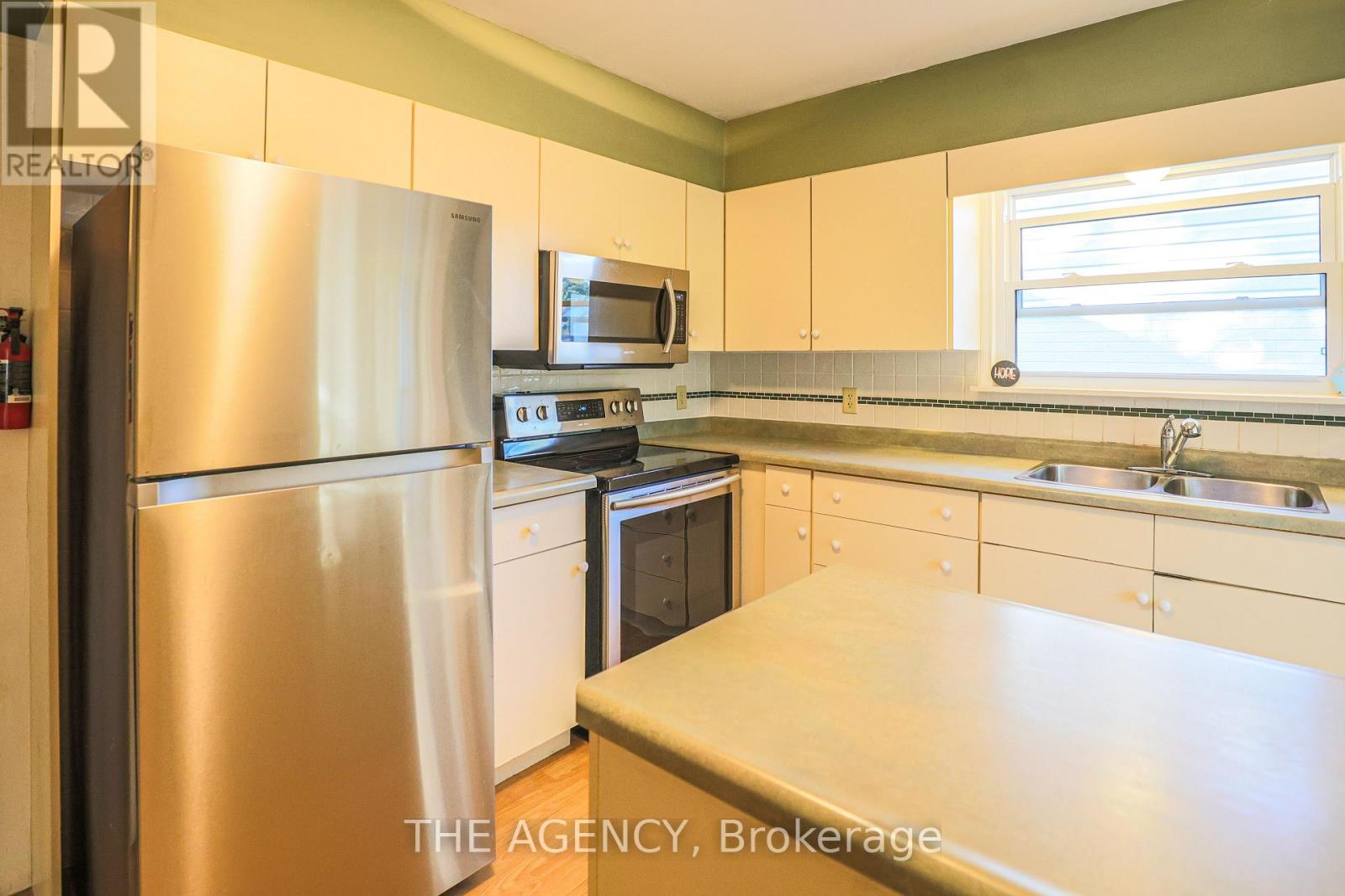 9 Wade Street, Welland, Ontario  L3C 5H3 - Photo 12 - X12446406