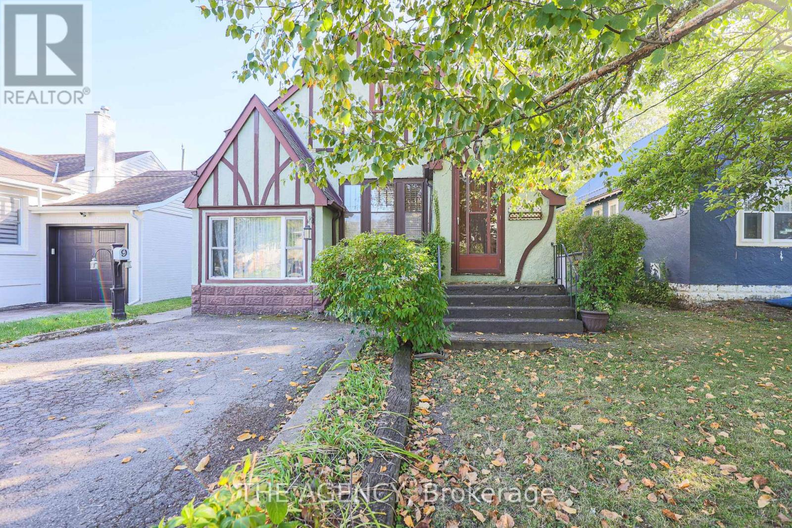 9 Wade Street, Welland, Ontario  L3C 5H3 - Photo 3 - X12446406