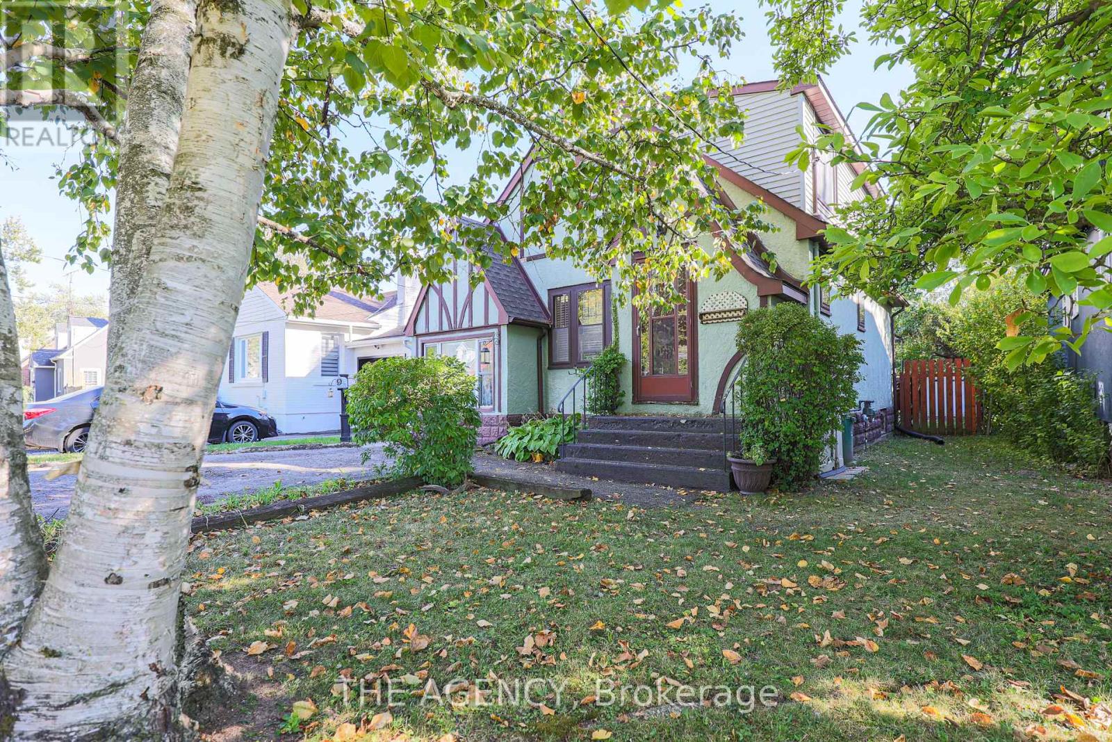 9 Wade Street, Welland, Ontario  L3C 5H3 - Photo 4 - X12446406