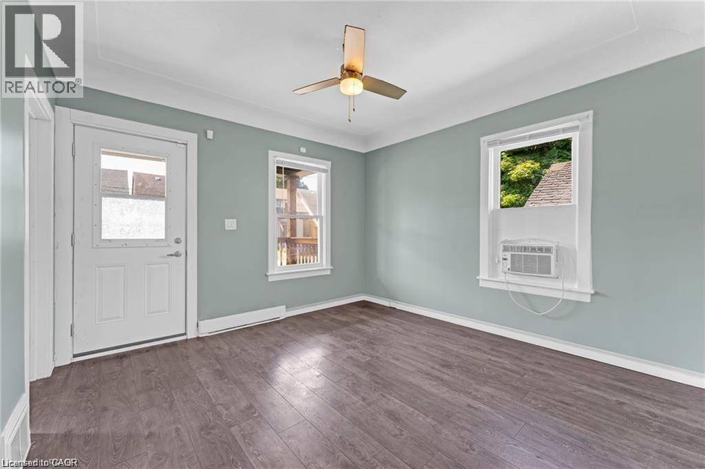 34 Welland Street Unit# Main, Welland, Ontario  L8M 3B8 - Photo 4 - 40776607