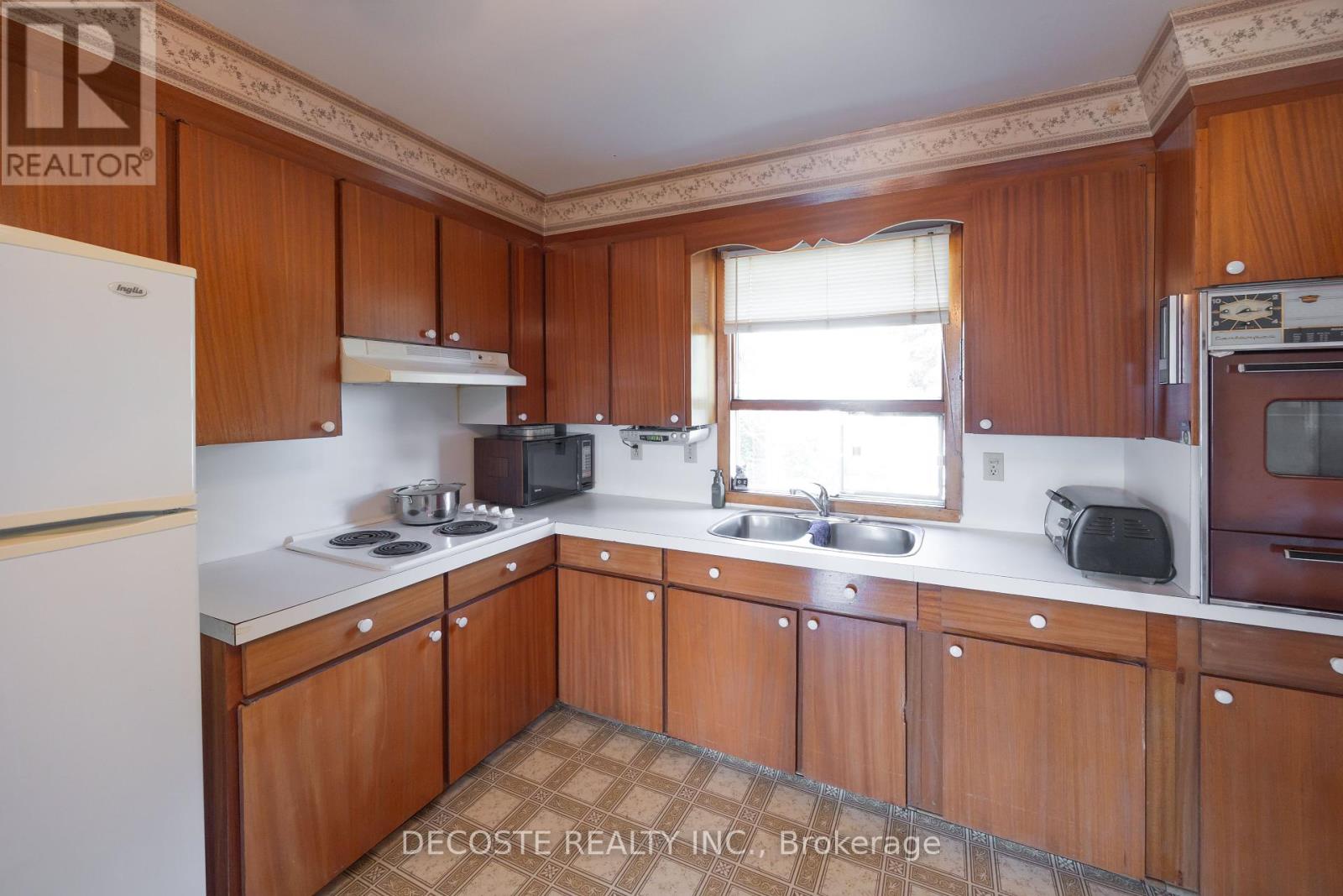 45 Clement Street, North Glengarry, Ontario  K0C 1A0 - Photo 12 - X12446433