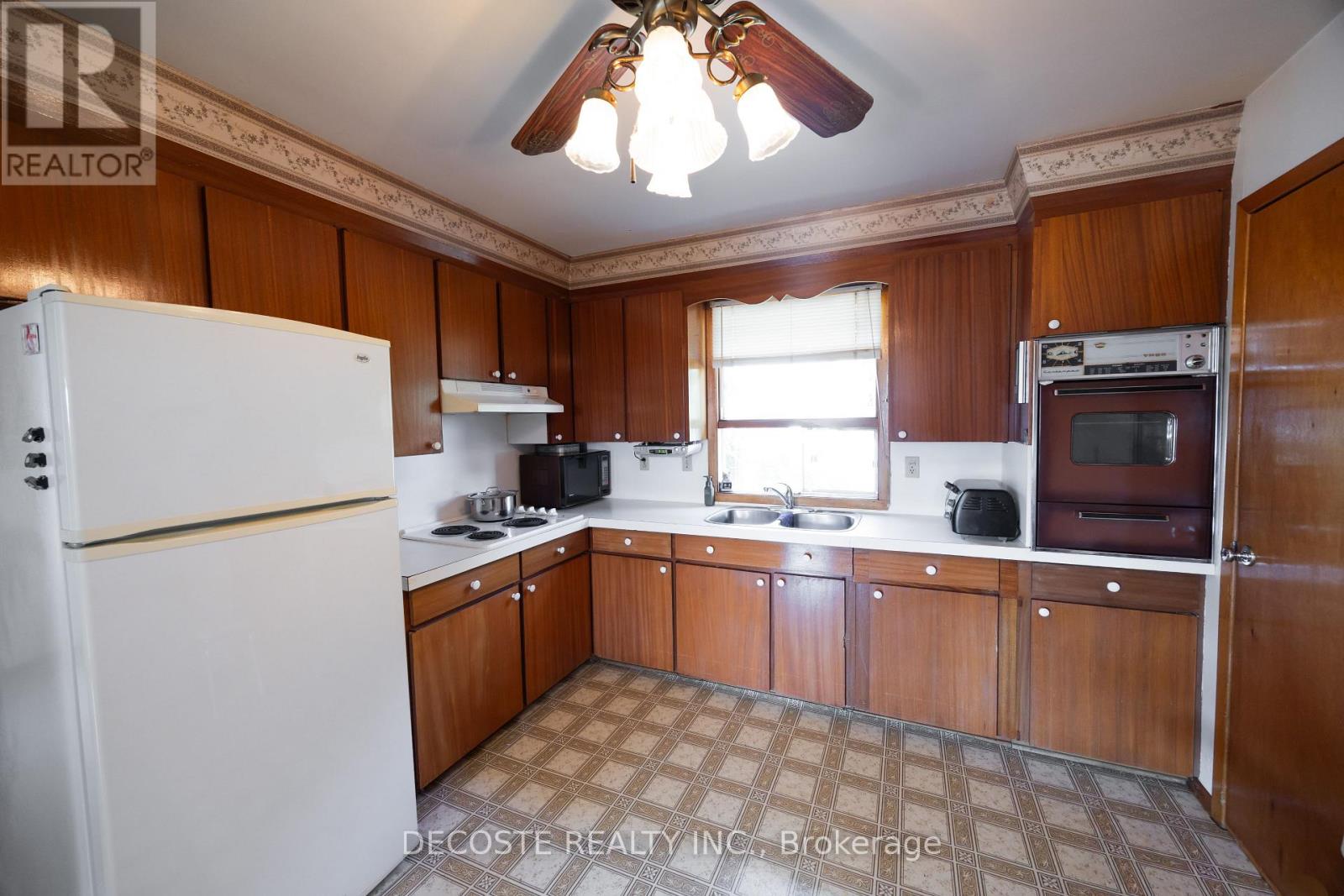 45 Clement Street, North Glengarry, Ontario  K0C 1A0 - Photo 10 - X12446433