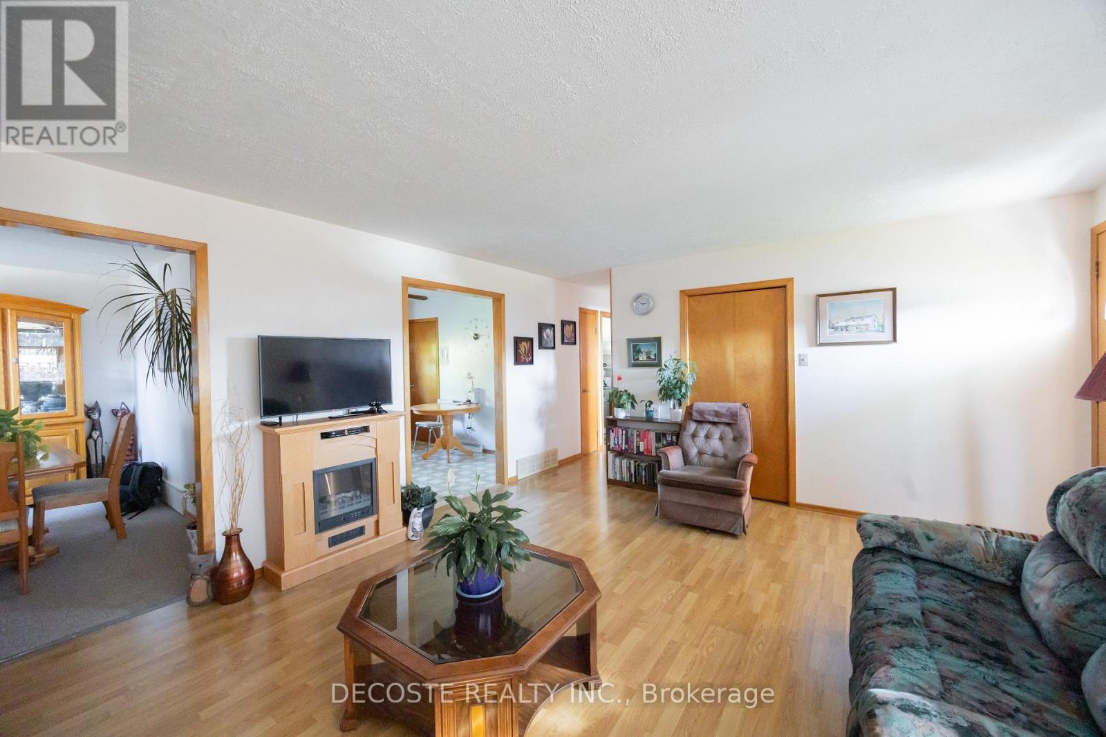 45 Clement Street, North Glengarry, Ontario  K0C 1A0 - Photo 6 - X12446433
