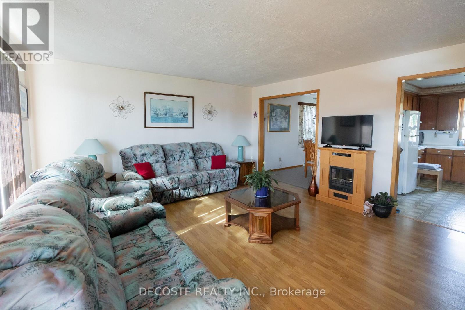 45 Clement Street, North Glengarry, Ontario  K0C 1A0 - Photo 5 - X12446433