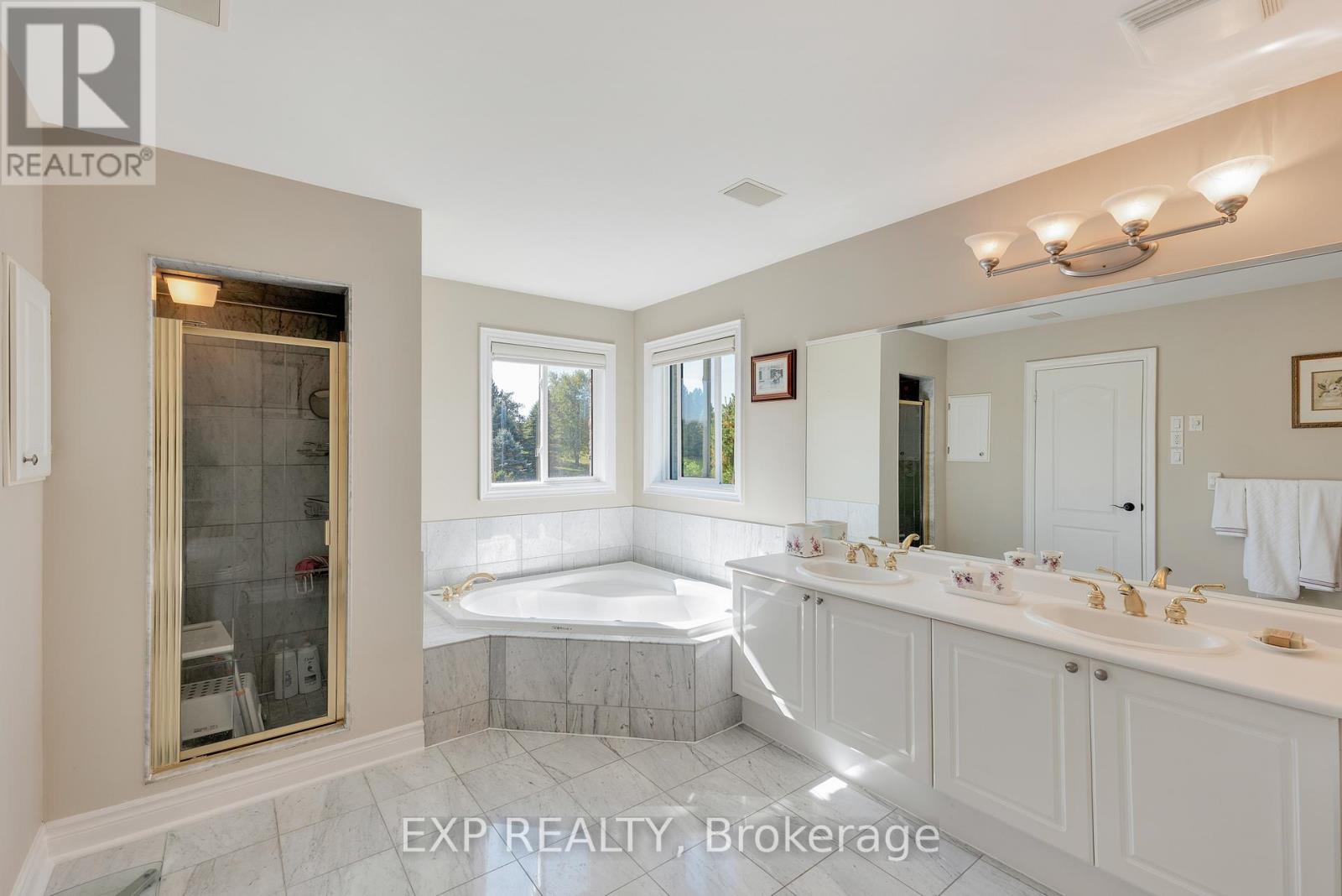 6 Golfway Court, Caledon, Ontario  L7E 0B3 - Photo 30 - W12446282