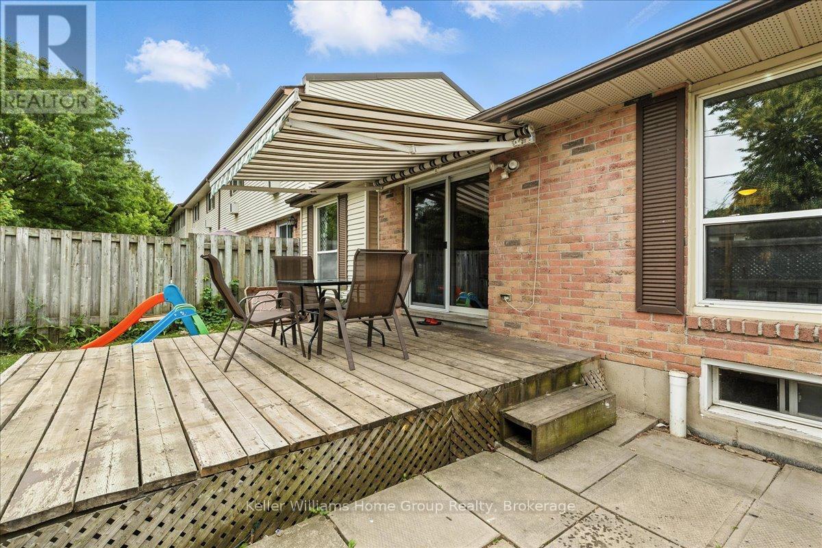 10 - 40 Silvercreek Parkway N, Guelph, Ontario  N1H 7X5 - Photo 2 - X12272652