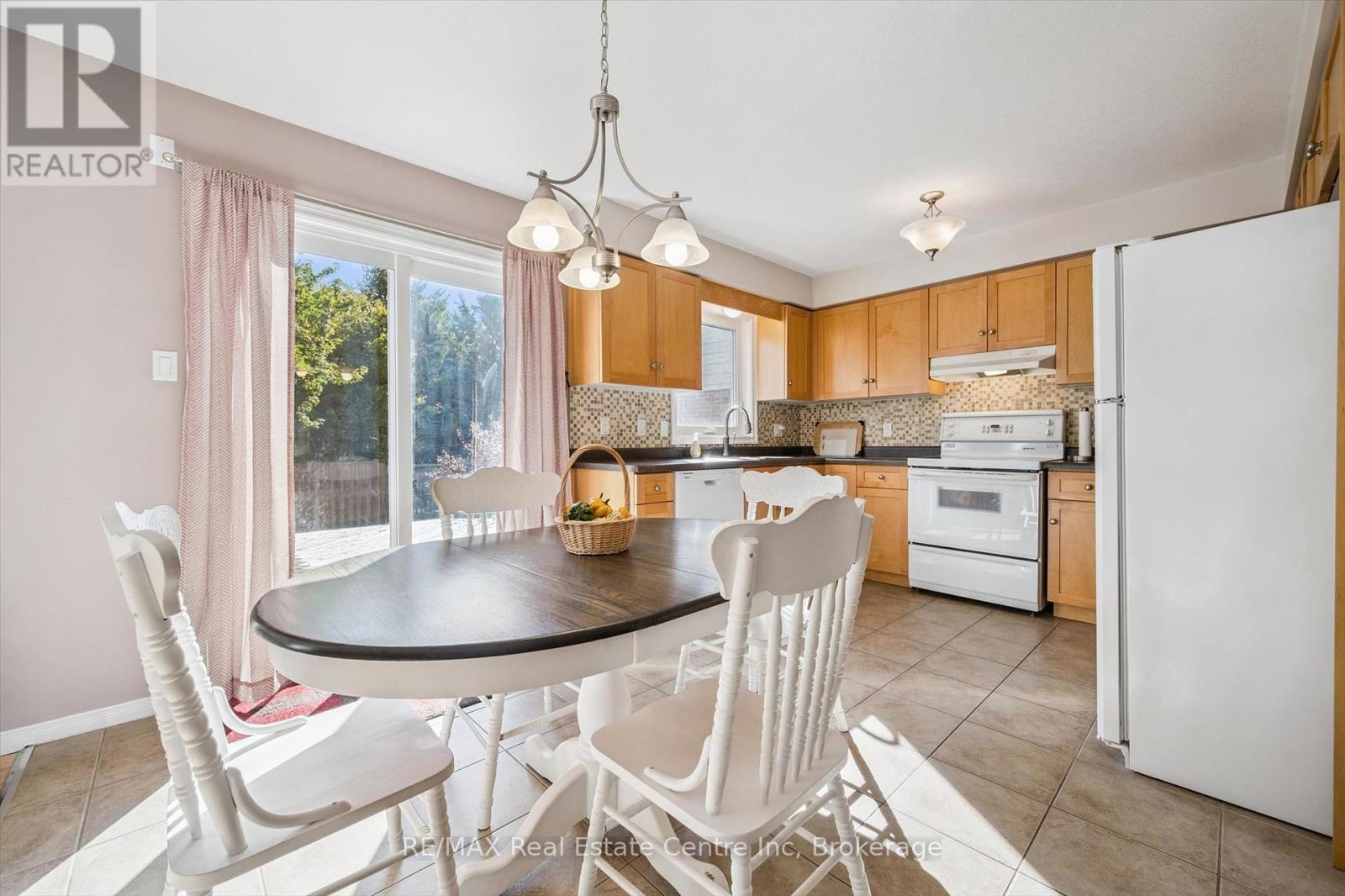 80 Clairfields Drive W, Guelph, Ontario  N1G 5H8 - Photo 13 - X12446400