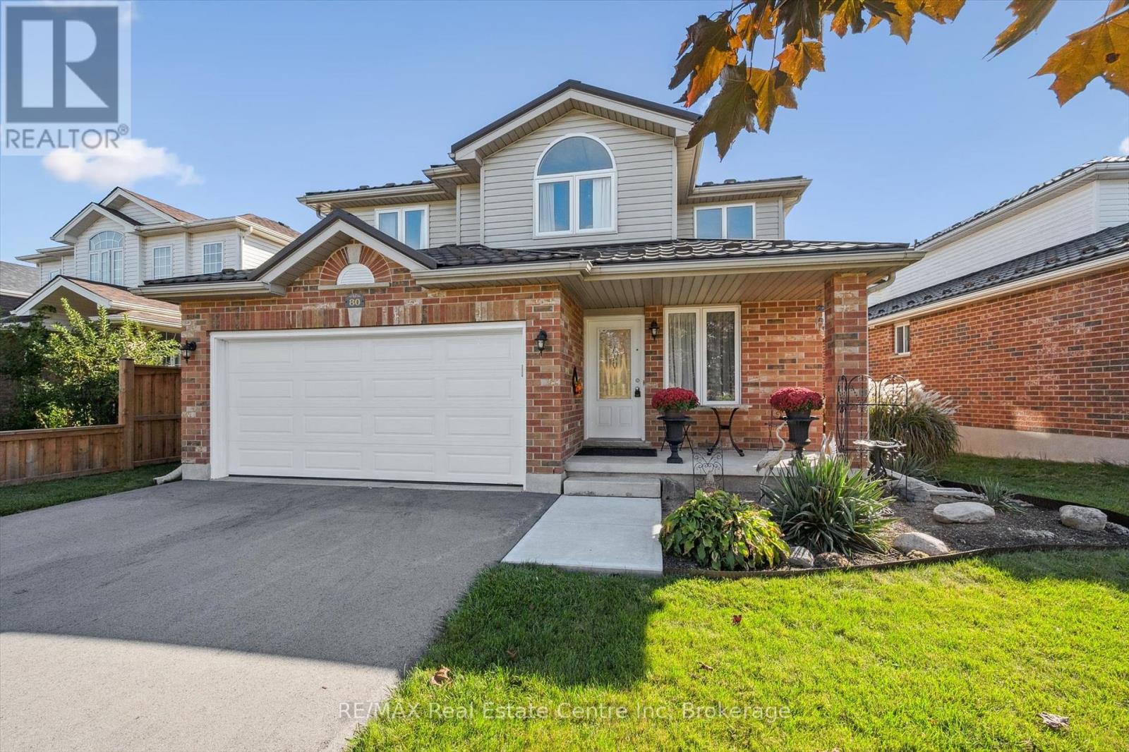 80 Clairfields Drive W, Guelph, Ontario  N1G 5H8 - Photo 2 - X12446400