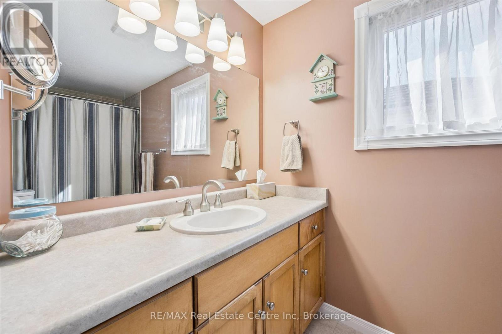 80 Clairfields Drive W, Guelph, Ontario  N1G 5H8 - Photo 22 - X12446400