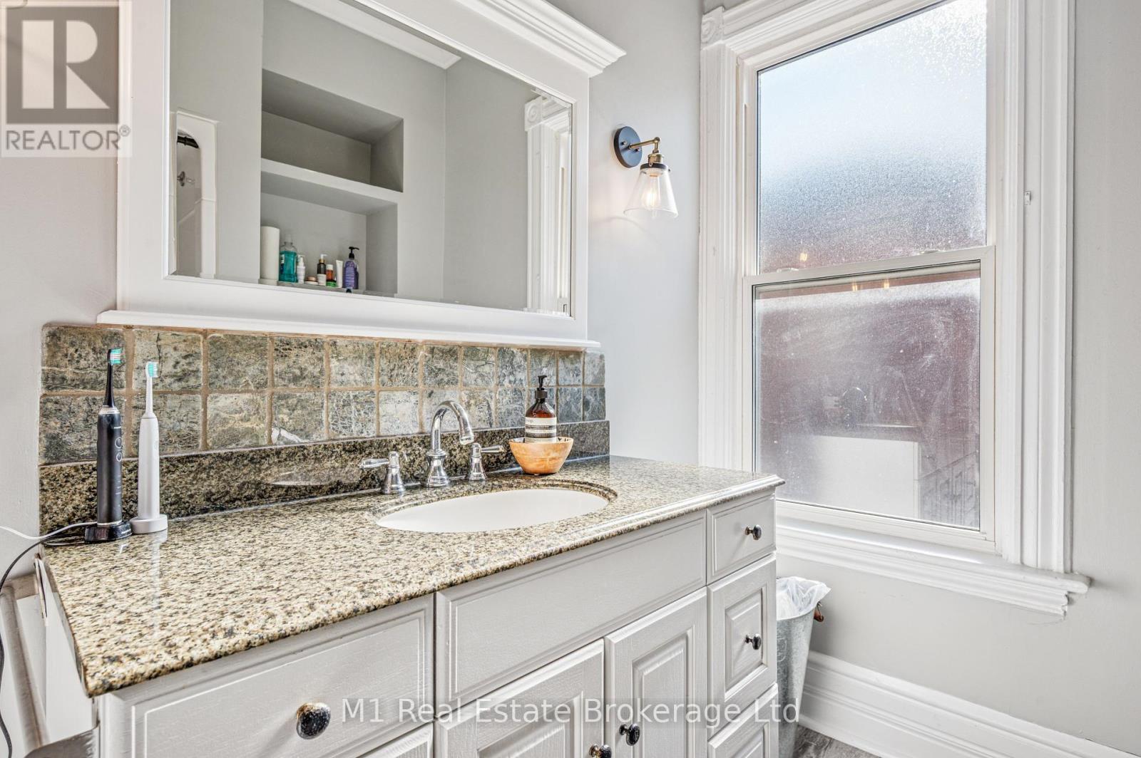 92 Alice Street, Guelph, Ontario  N1E 2Z8 - Photo 22 - X12446408