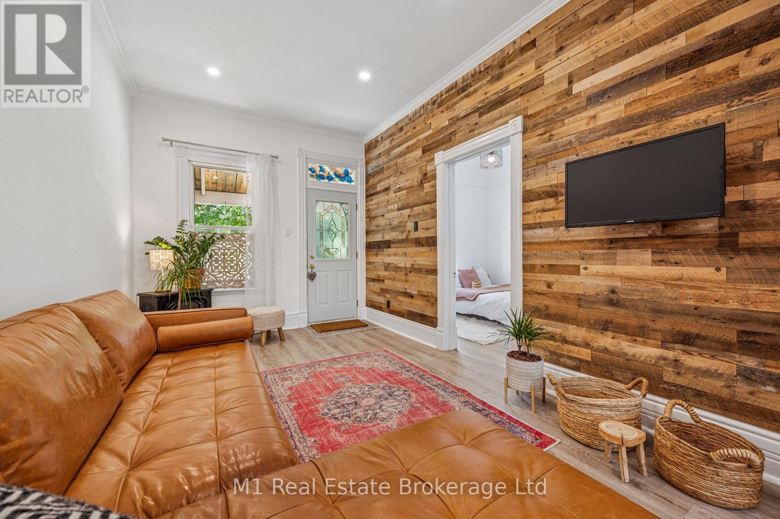 92 Alice Street, Guelph, Ontario  N1E 2Z8 - Photo 6 - X12446408