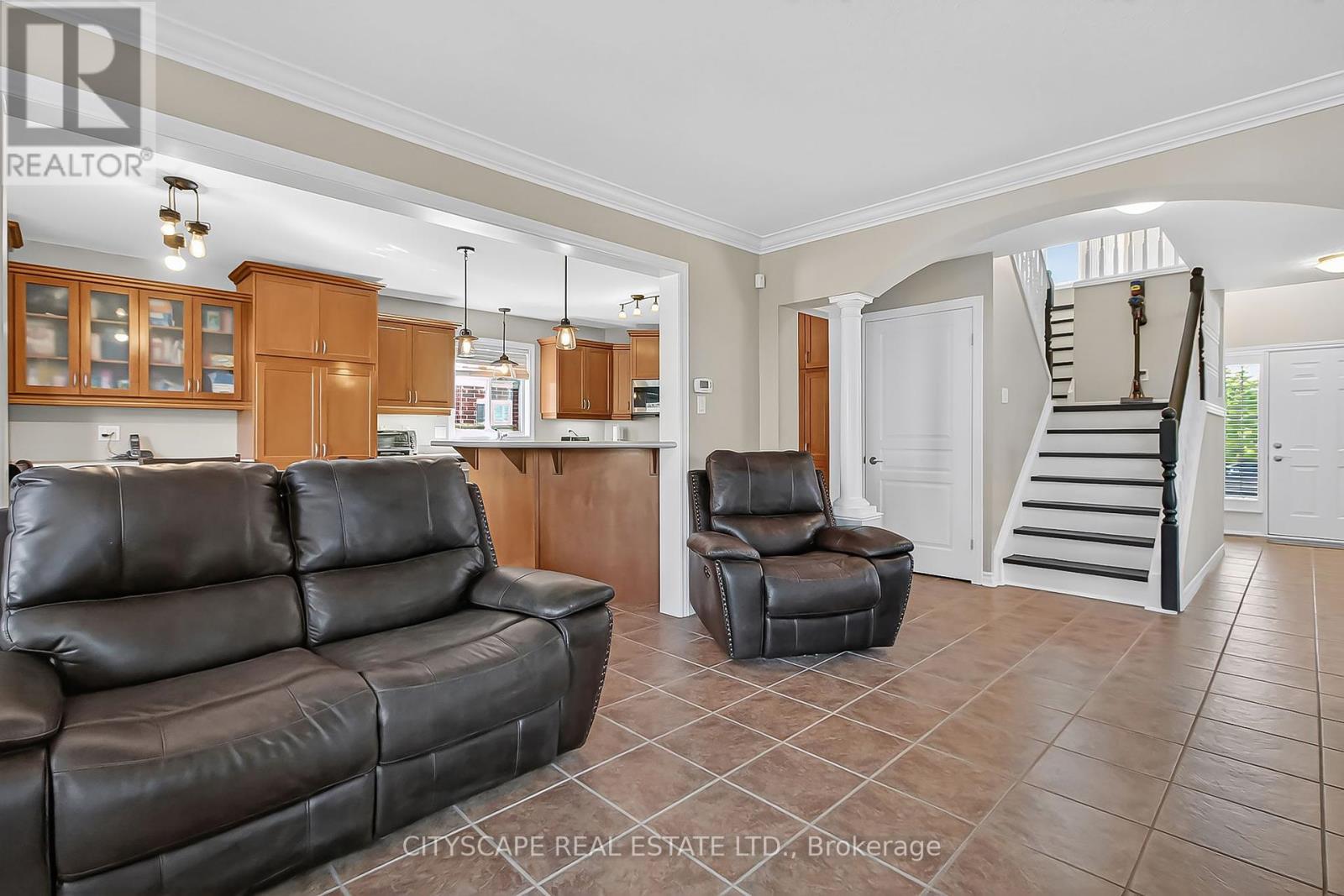 1865 Bayswater Crescent, London North, Ontario  N6G 5N1 - Photo 10 - X12446267