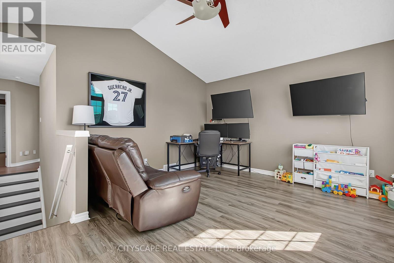 1865 Bayswater Crescent, London North, Ontario  N6G 5N1 - Photo 18 - X12446267