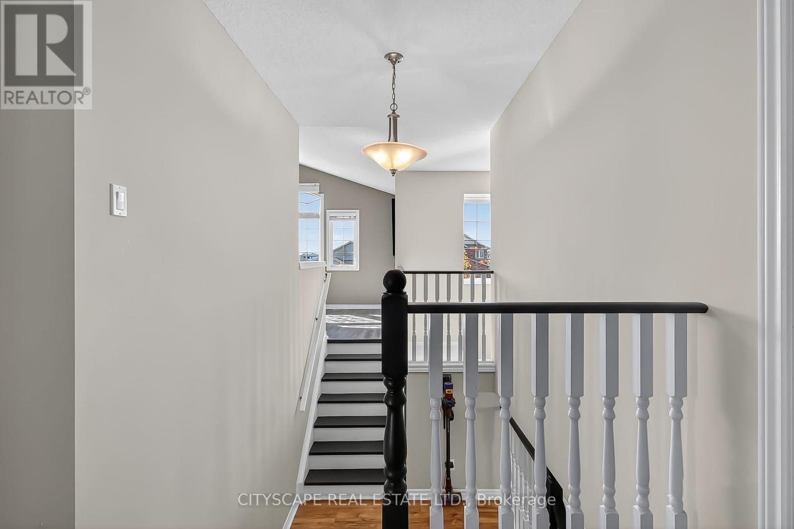 1865 Bayswater Crescent, London North, Ontario  N6G 5N1 - Photo 21 - X12446267