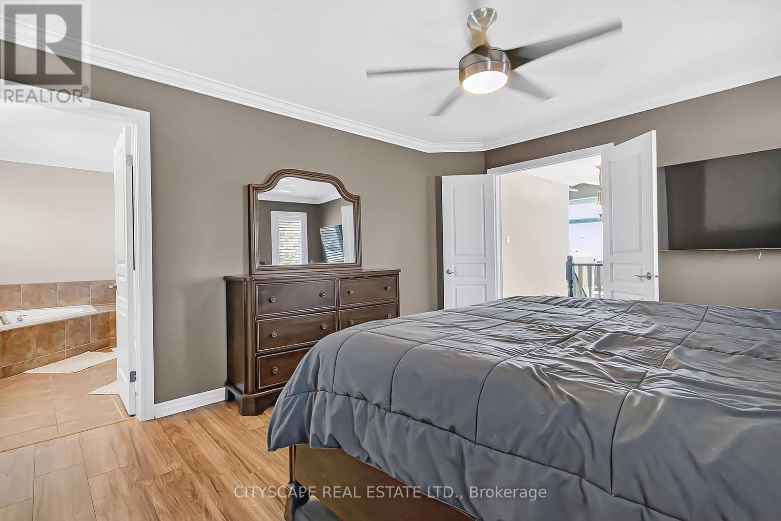 1865 Bayswater Crescent, London North, Ontario  N6G 5N1 - Photo 24 - X12446267
