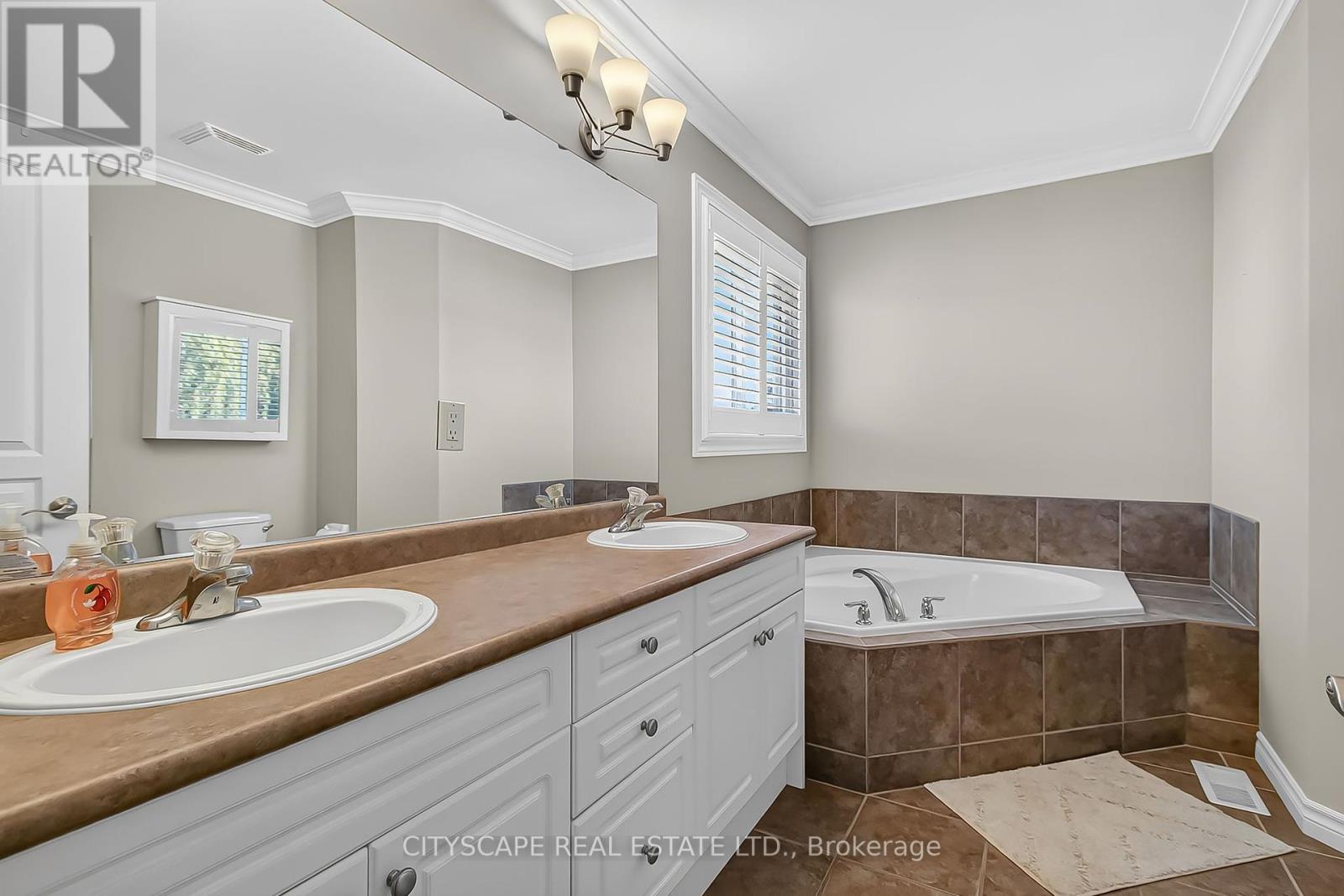 1865 Bayswater Crescent, London North, Ontario  N6G 5N1 - Photo 25 - X12446267