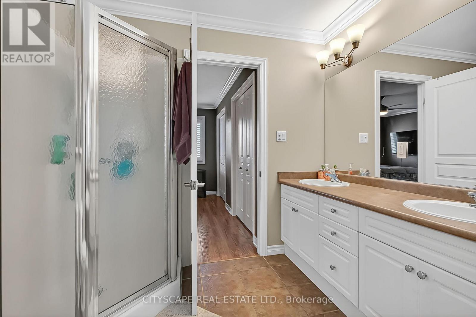 1865 Bayswater Crescent, London North, Ontario  N6G 5N1 - Photo 26 - X12446267
