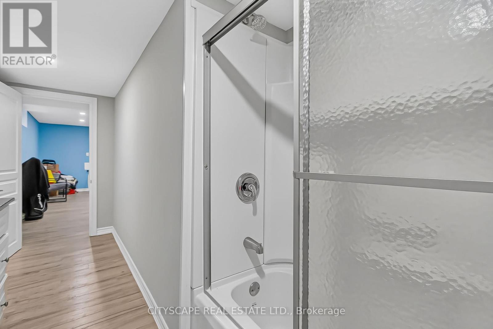 1865 Bayswater Crescent, London North, Ontario  N6G 5N1 - Photo 36 - X12446267