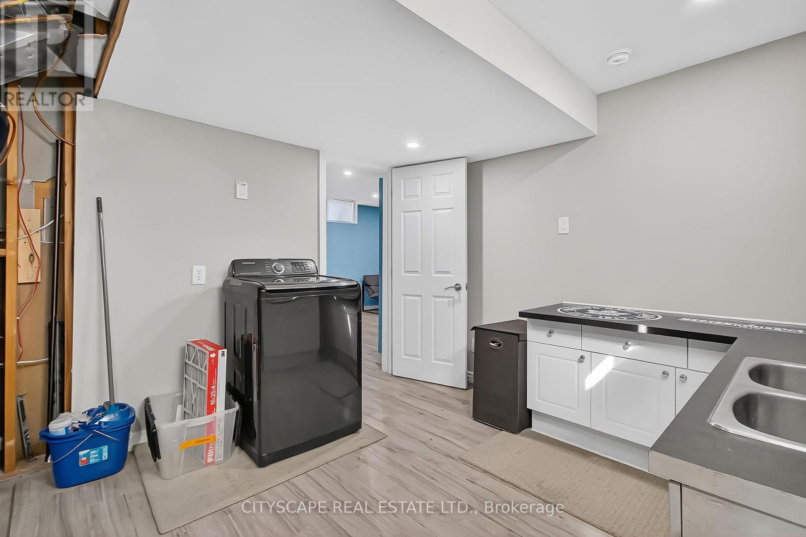 1865 Bayswater Crescent, London North, Ontario  N6G 5N1 - Photo 38 - X12446267