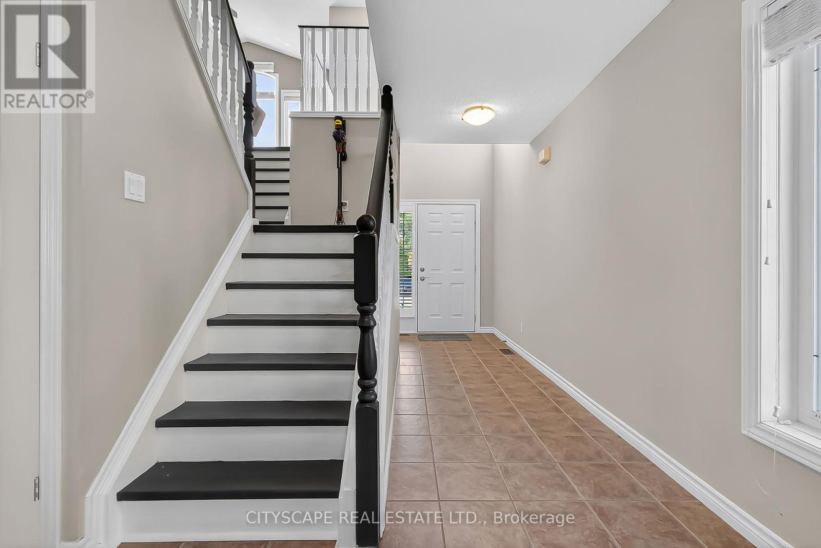 1865 Bayswater Crescent, London North, Ontario  N6G 5N1 - Photo 7 - X12446267