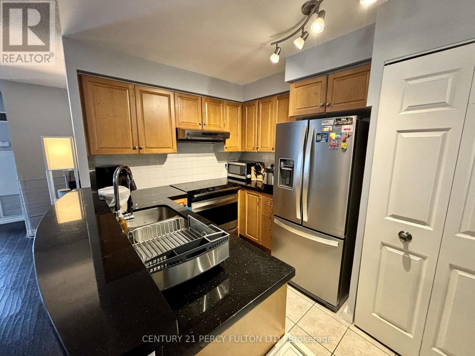 2003 - 7 Lorraine Drive, Toronto, Ontario  M2N 7H2 - Photo 2 - C12446301