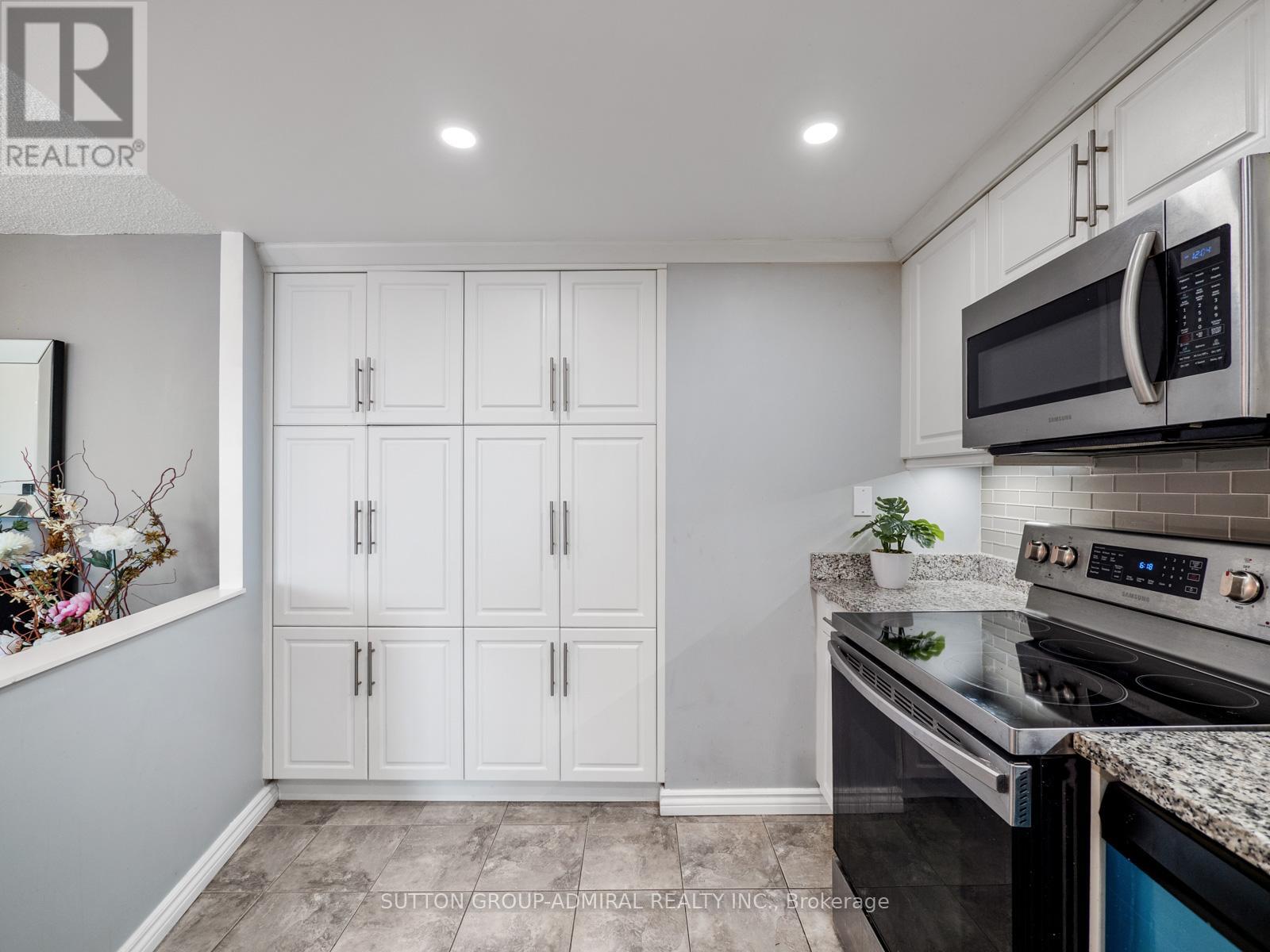 804 - 90 Fisherville Road, Toronto (Westminster-Branson), Ontario  M2R 3J9 - Photo 12 - C12446365