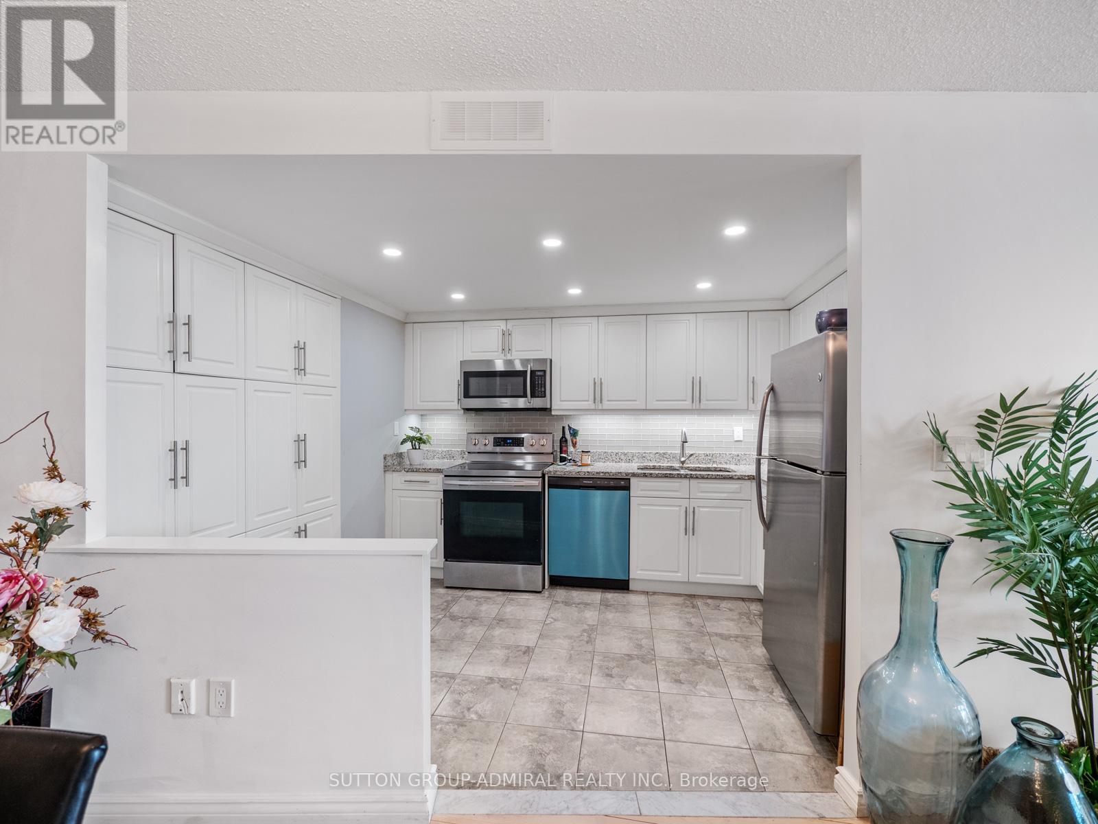 804 - 90 Fisherville Road, Toronto (Westminster-Branson), Ontario  M2R 3J9 - Photo 9 - C12446365