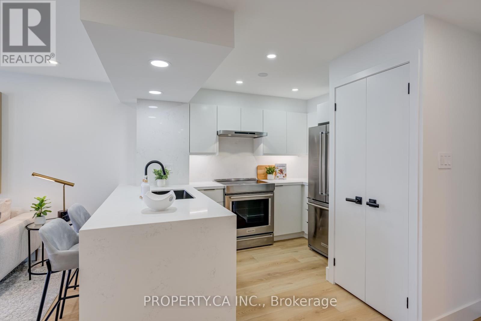 1204 - 801 King Street W, Toronto (Niagara), Ontario  M5V 3C9 - Photo 2 - C12446405