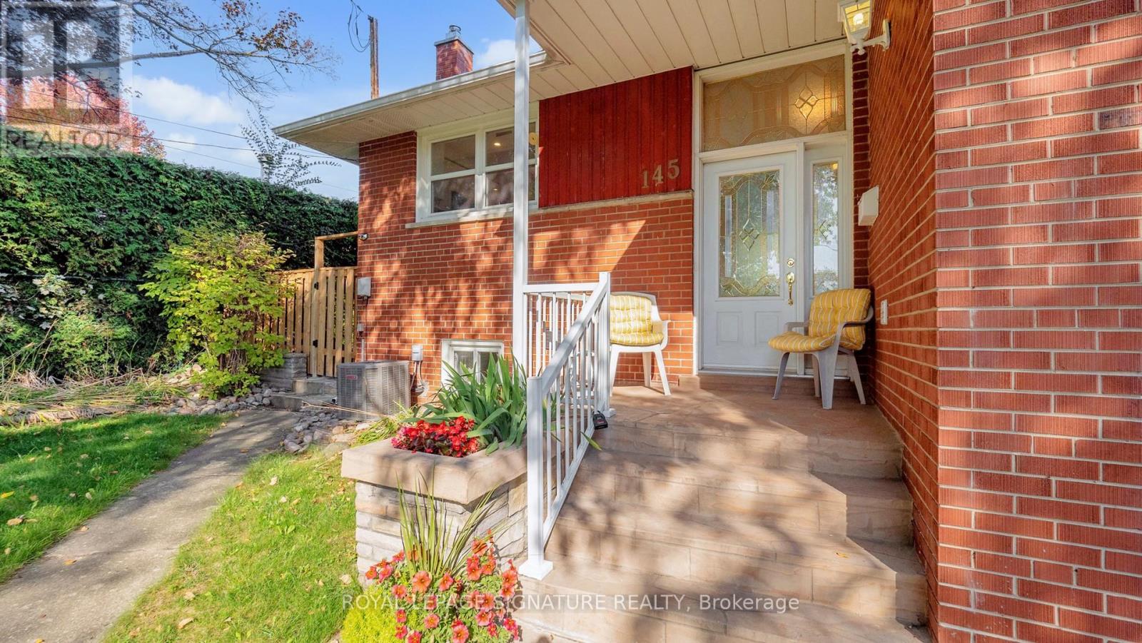 145 Sloane Avenue, Toronto, Ontario  M4A 2B8 - Photo 5 - C12446425