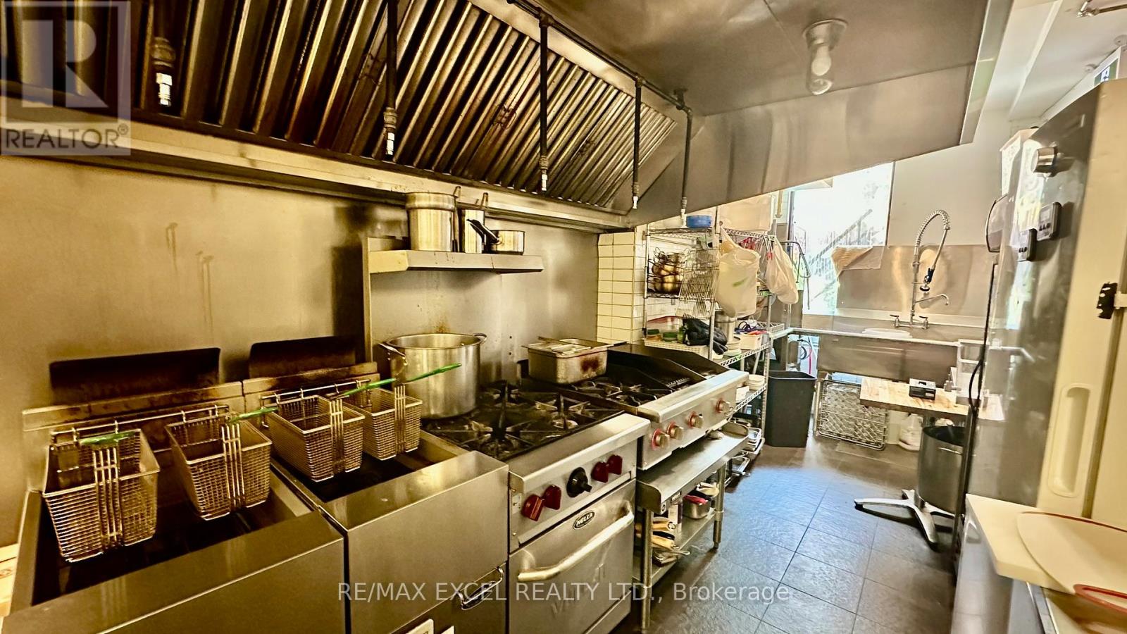 555 Church Street, Toronto, Ontario  M4Y 2E2 - Photo 8 - C12446428