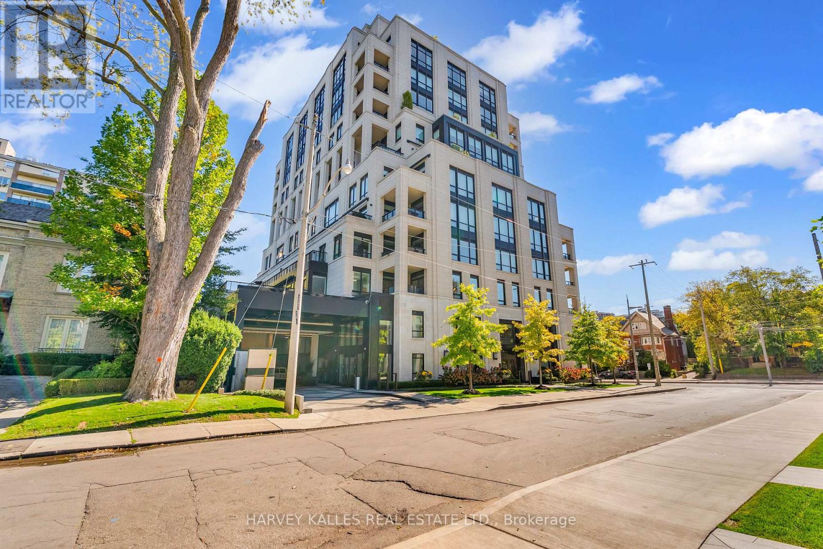 305 - 1 FOREST HILL ROAD, Toronto, Ontario