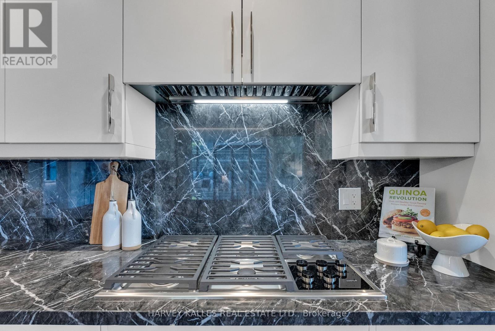 305 - 1 Forest Hill Road, Toronto (Casa Loma), Ontario  M4V 1R1 - Photo 12 - C12446432