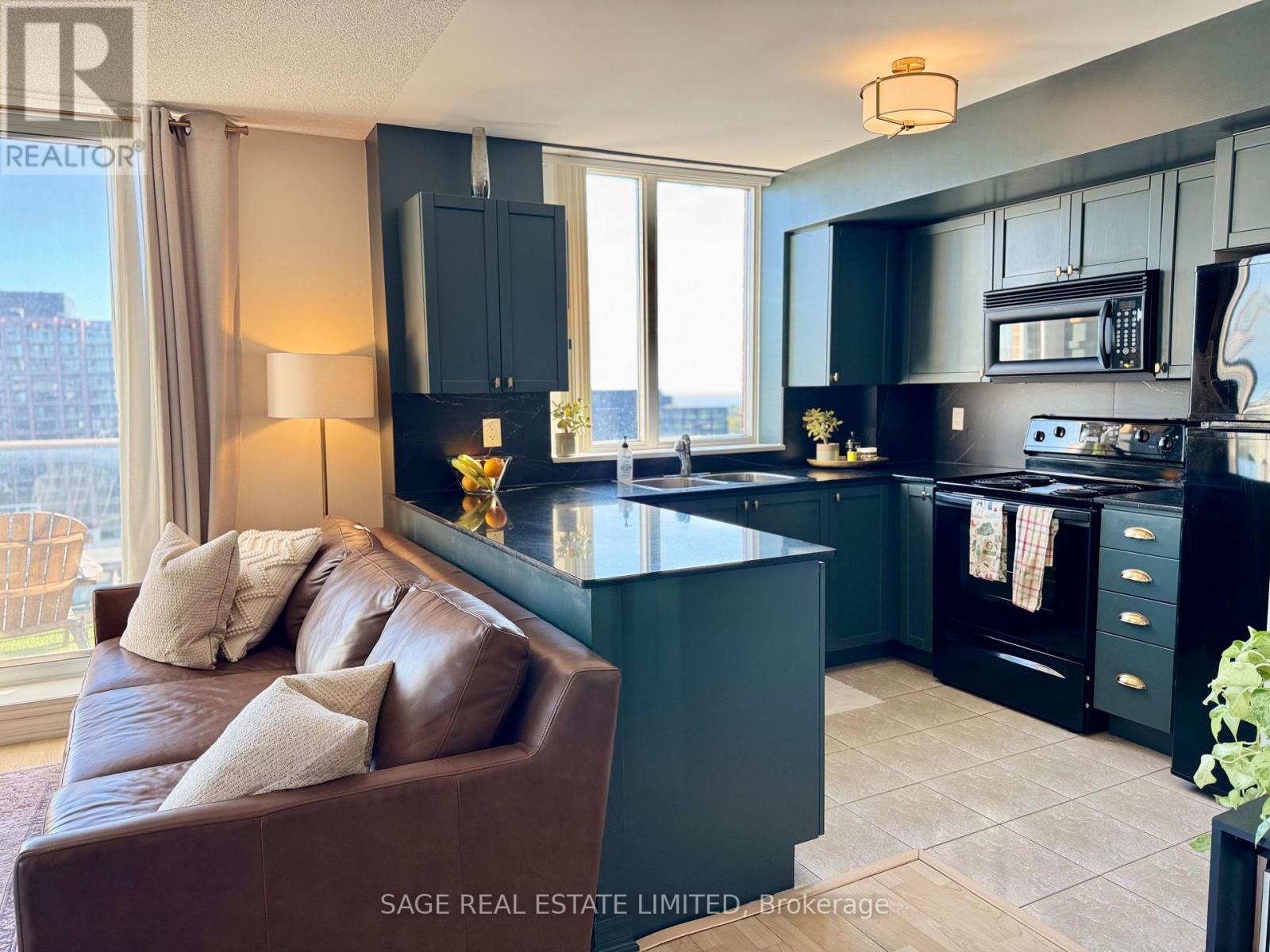 1504 - 1369 Bloor Street, Toronto, Ontario  M6P 4J4 - Photo 4 - C12446443