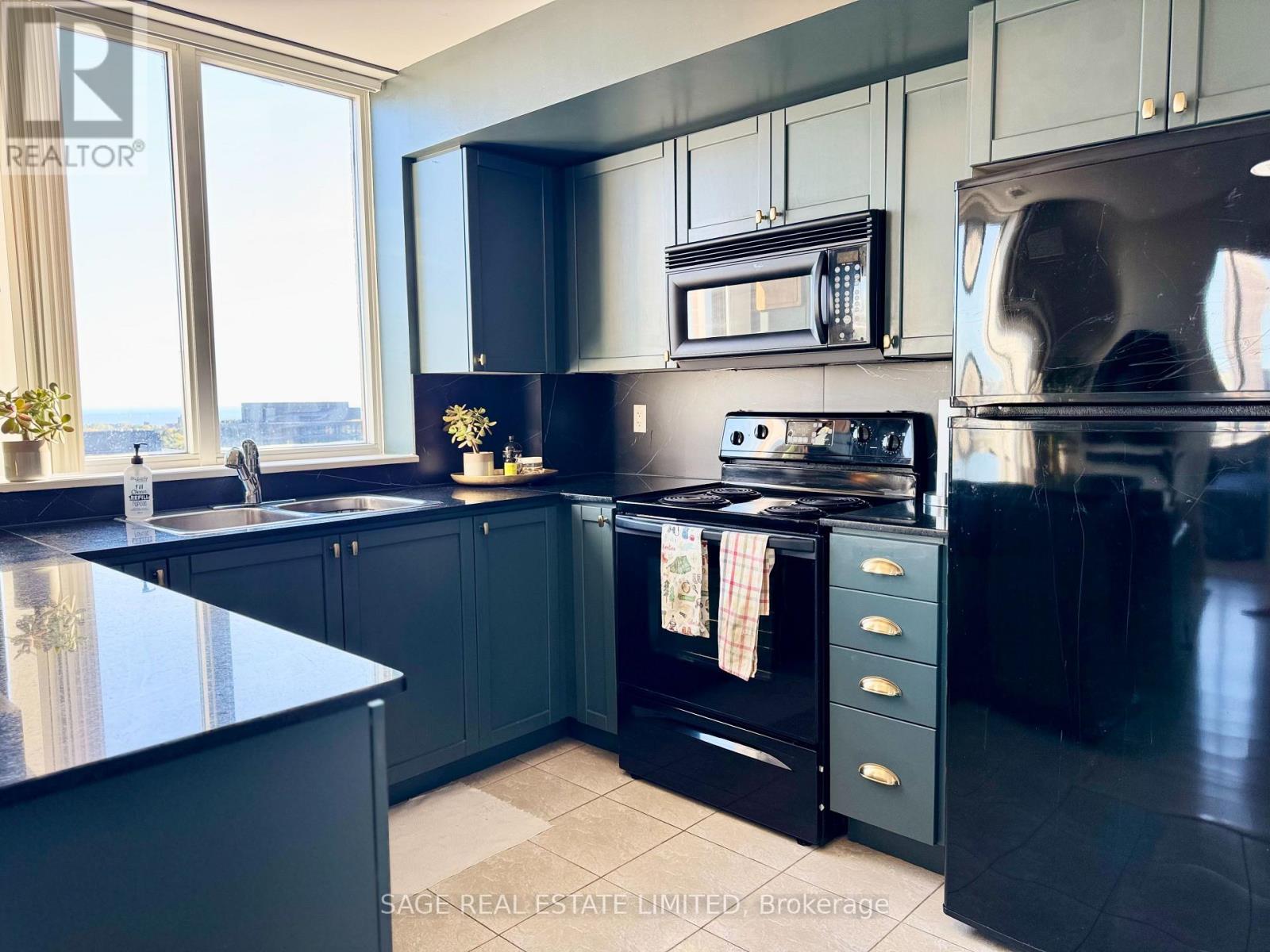 1504 - 1369 Bloor Street, Toronto, Ontario  M6P 4J4 - Photo 5 - C12446443