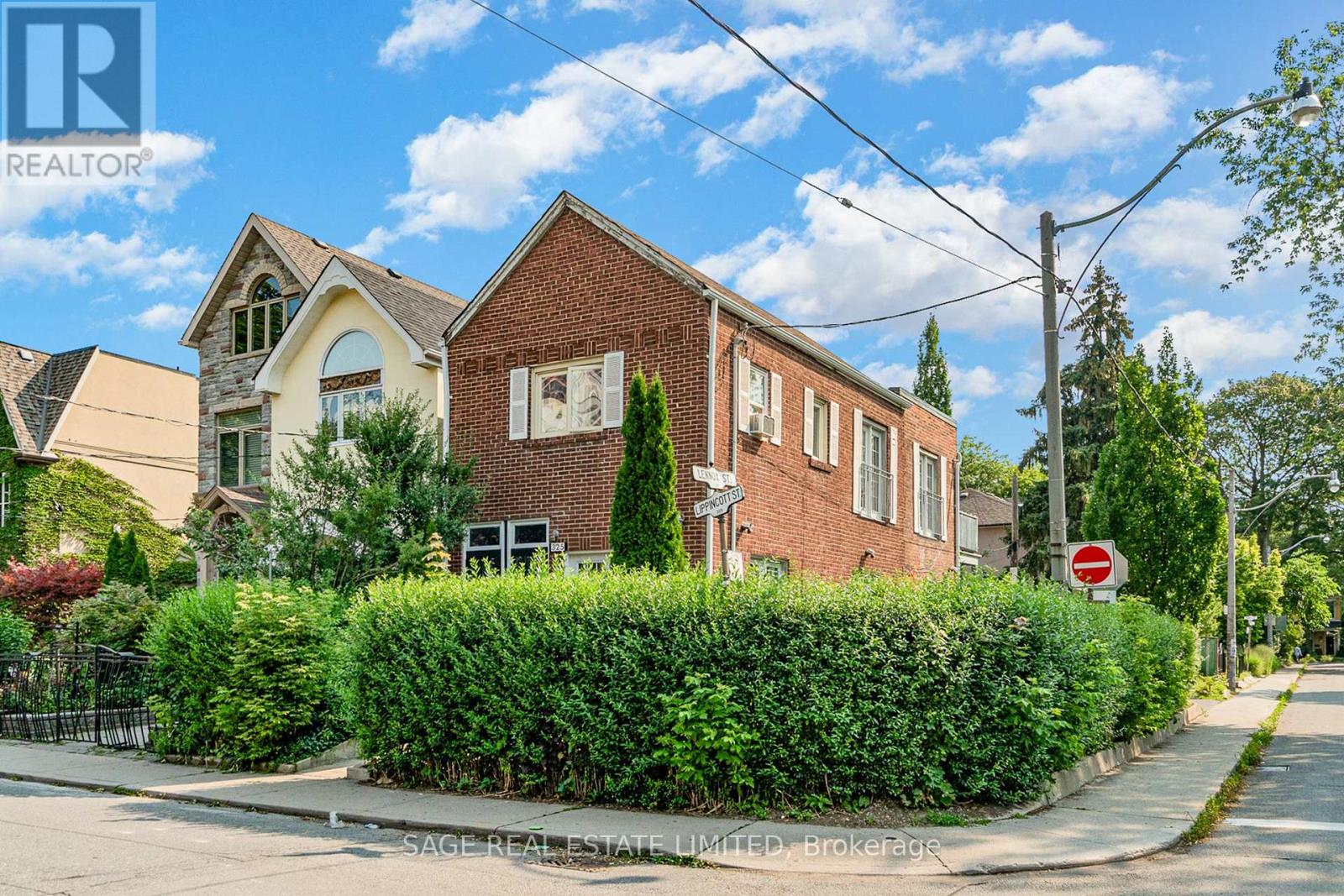 UPPER - 325 LIPPINCOTT STREET, Toronto, Ontario