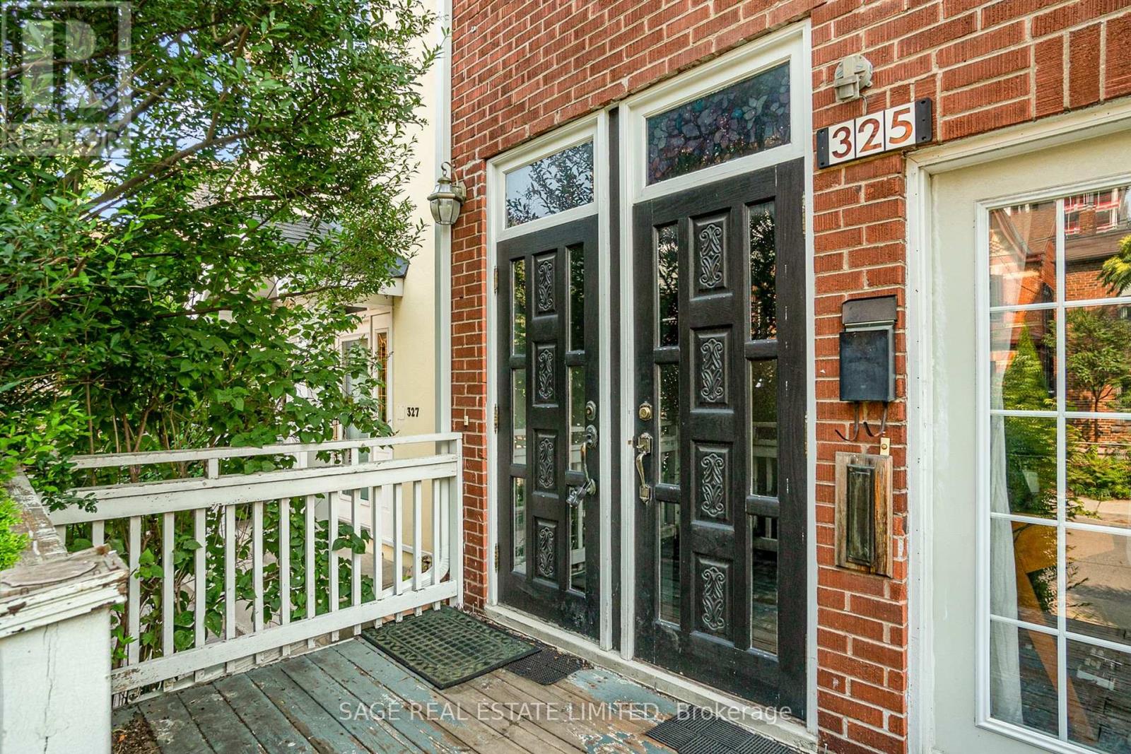 Upper - 325 Lippincott Street, Toronto, Ontario  M5S 2P6 - Photo 2 - C12446448