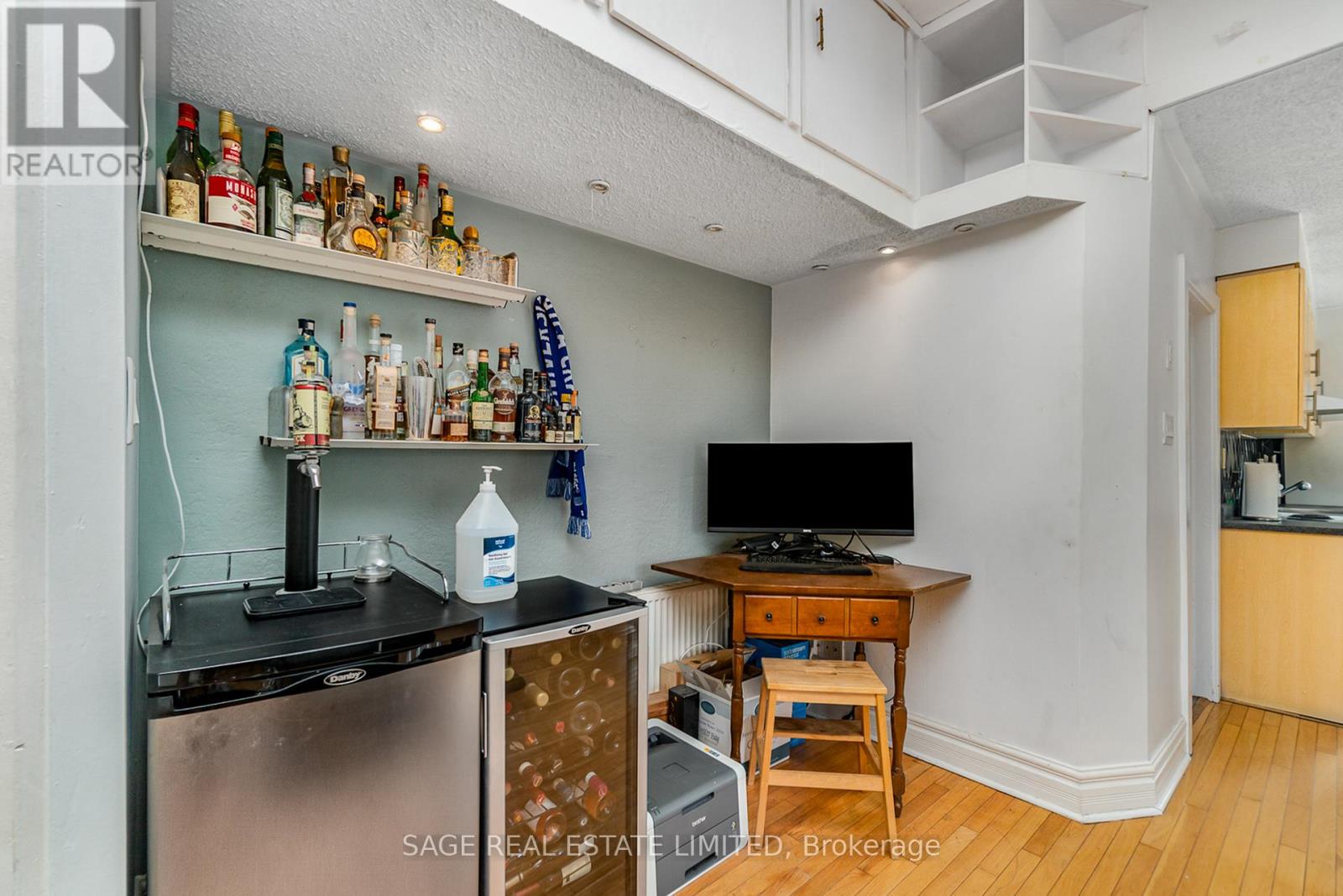 Upper - 325 Lippincott Street, Toronto, Ontario  M5S 2P6 - Photo 6 - C12446448