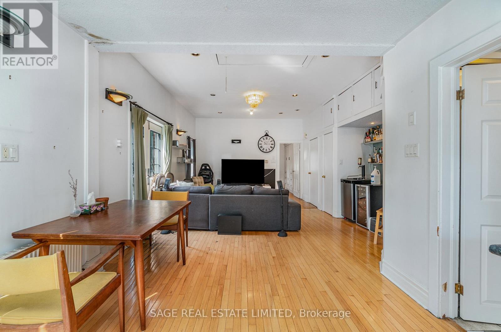 Upper - 325 Lippincott Street, Toronto, Ontario  M5S 2P6 - Photo 9 - C12446448