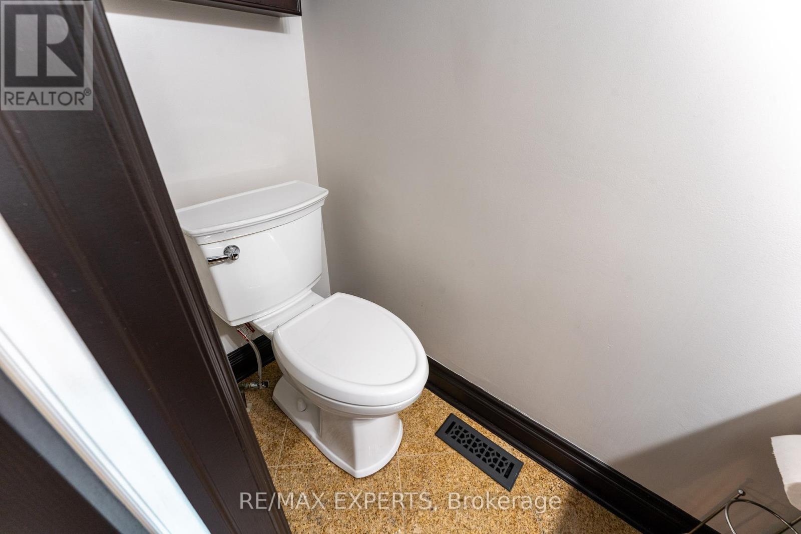 40 Large Crescent, Ajax, Ontario  L1T 2S9 - Photo 17 - E12446312