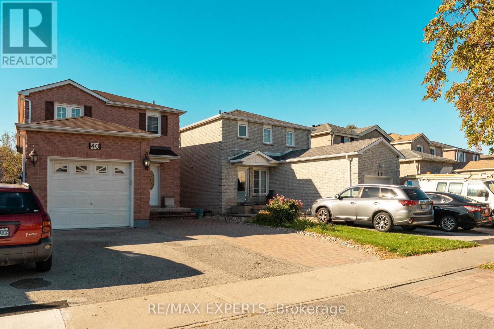 40 Large Crescent, Ajax, Ontario  L1T 2S9 - Photo 4 - E12446312
